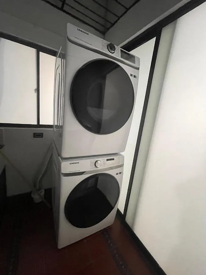 Homestay Habitacion Privada Y Hermosa Medellin - Laureles 3 Apartment